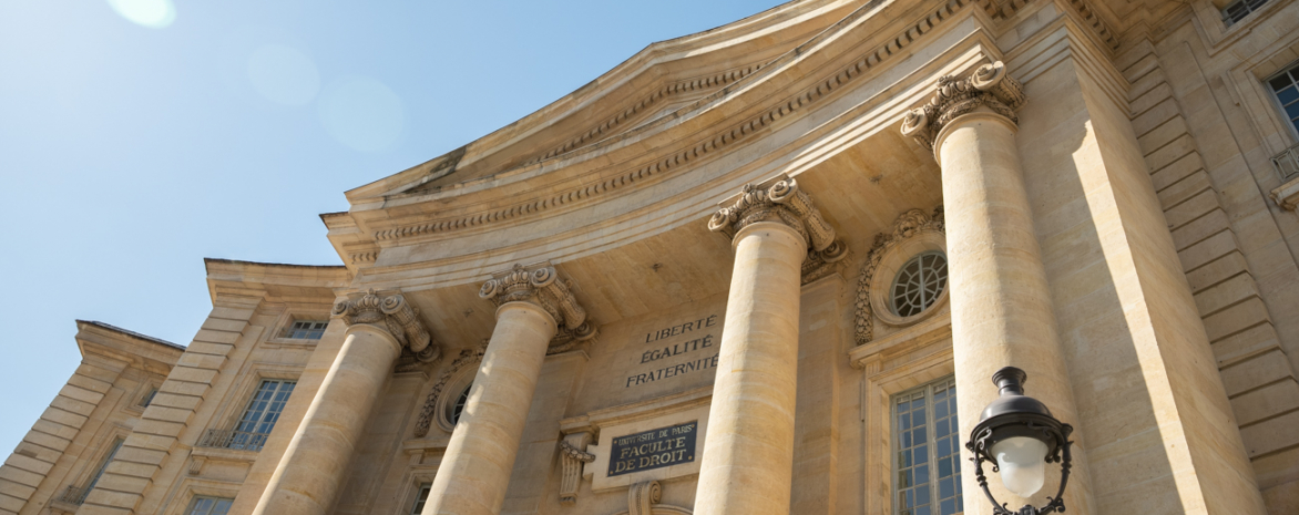 Photo de la façade du centre Panthéon Photo de la façade du centre Panthéon